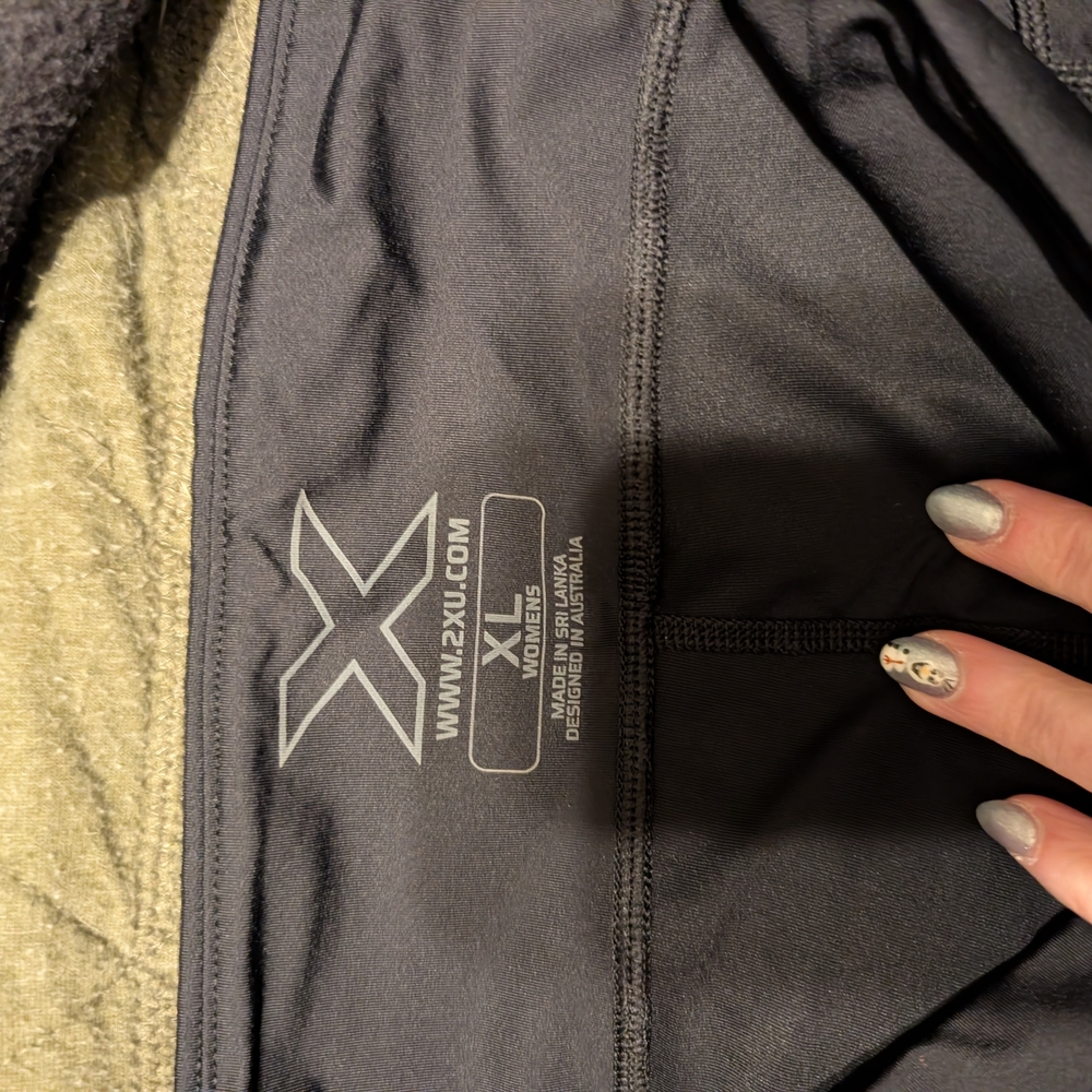 2XU Black Compression Shorts - Picture 3 of 3
